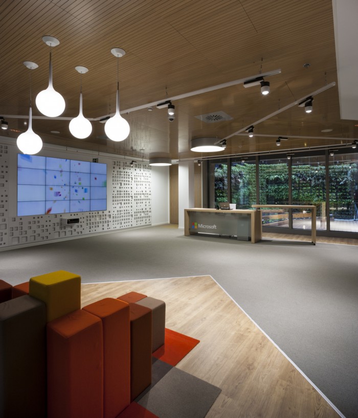 Bên trong thiết kế văn phòng mới của Microsoft tại Marid